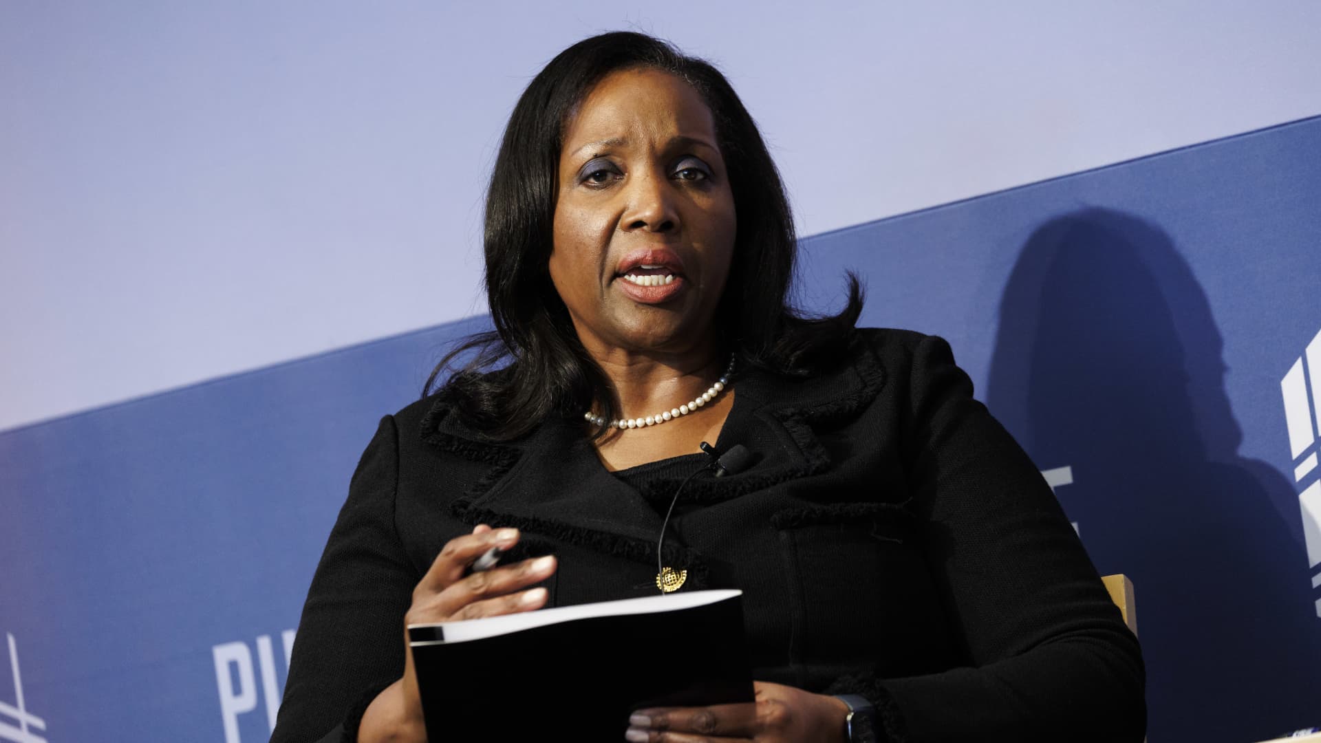 Featured image for Fed Governor Lisa Cook Sues Trump Over Ouster Attempt