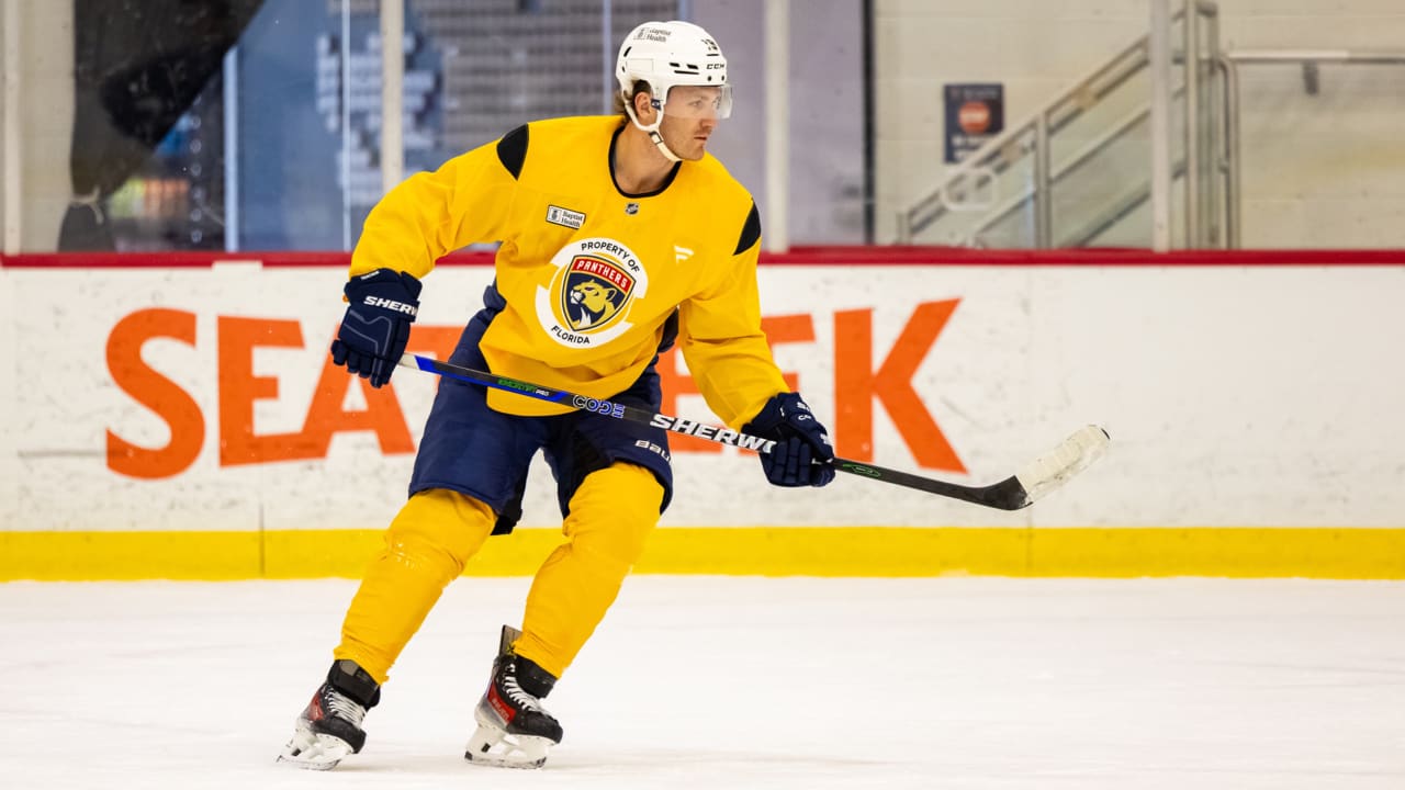Featured image for Matthew Tkachuk Practices with Panthers, Injury Return Near
