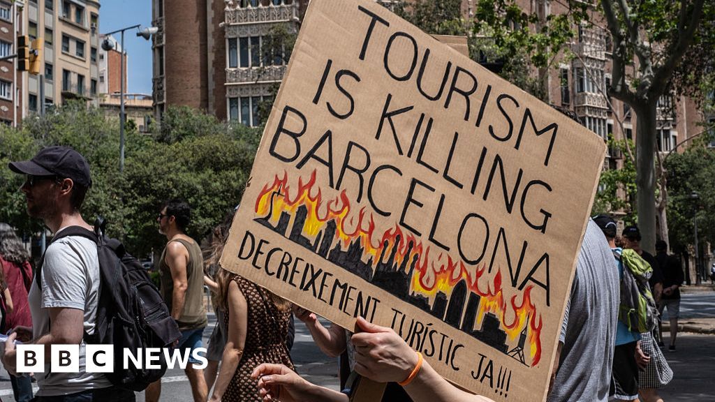 Featured image for Southern European Residents Protest Overtourism to Protect Quality of Life