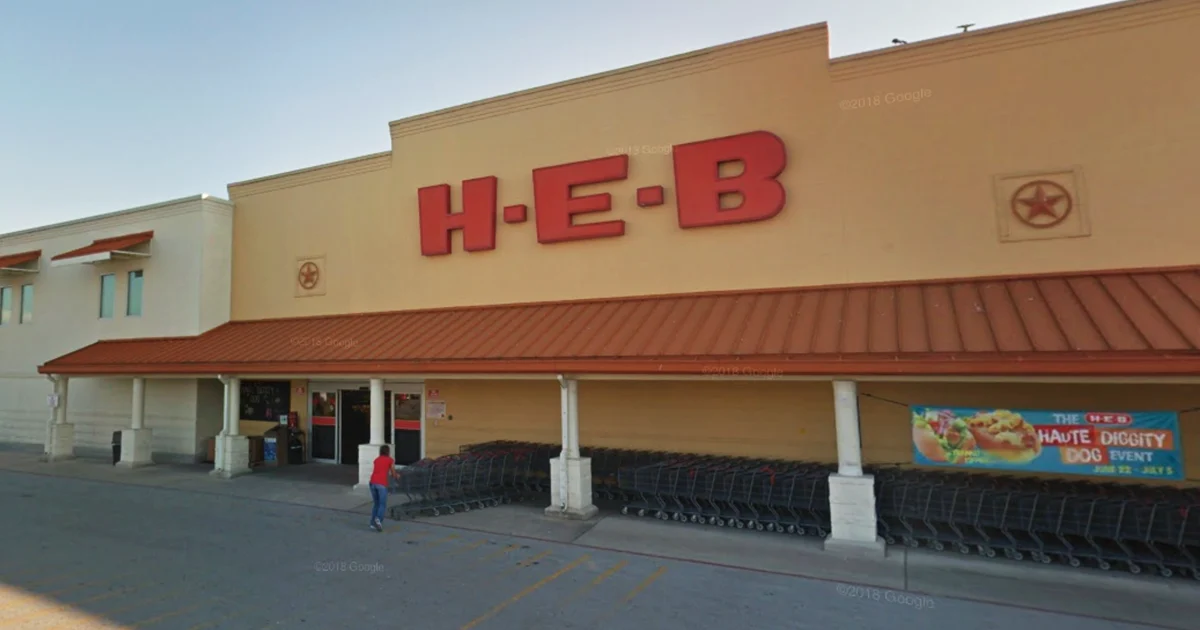 Featured image for Texas Cheerleaders Shot in Parking Lot After Mistakenly Entering Wrong Car.