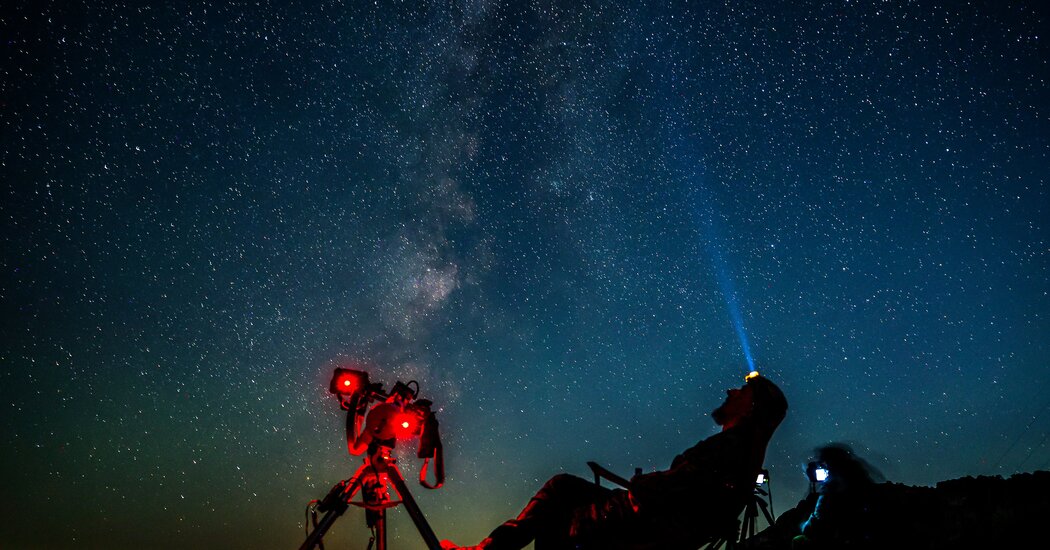 Featured image for Perseids Meteor Shower 2025: Peak Viewing Tips and Expectations