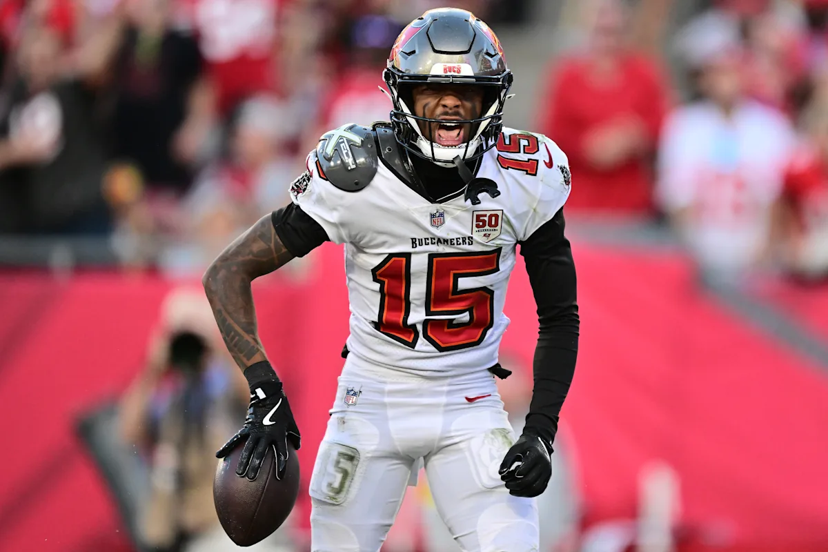 Featured image for Week 11 Fantasy Football Waiver Wire: Top Picks and Cut Candidates