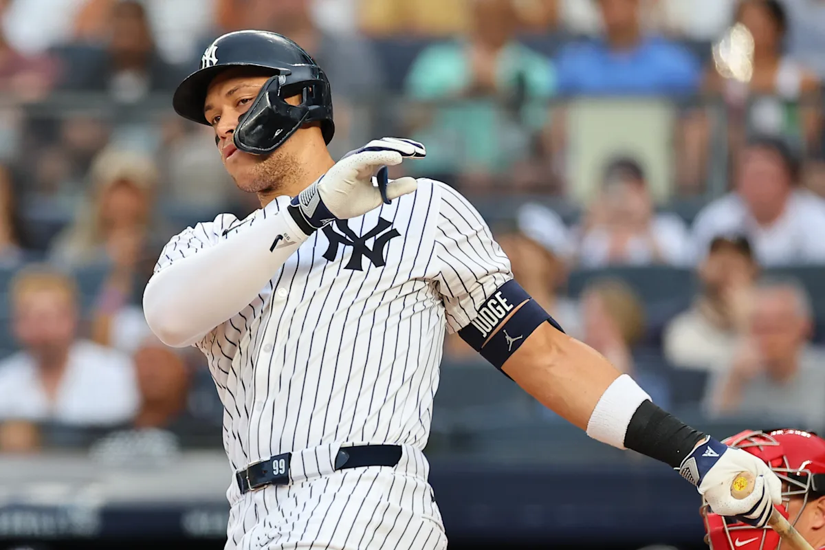 Featured image for Yankees' Aaron Judge sidelined with flexor strain, avoids major injury