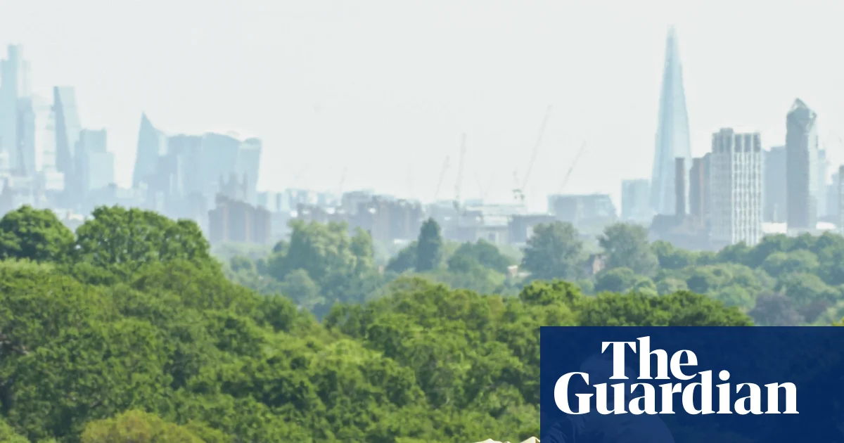 Featured image for David Attenborough Celebrates London's Hidden Wildlife