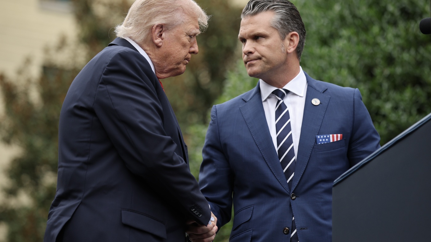 Featured image for Trump and Hegseth Lead Unusual Pentagon Military Summit