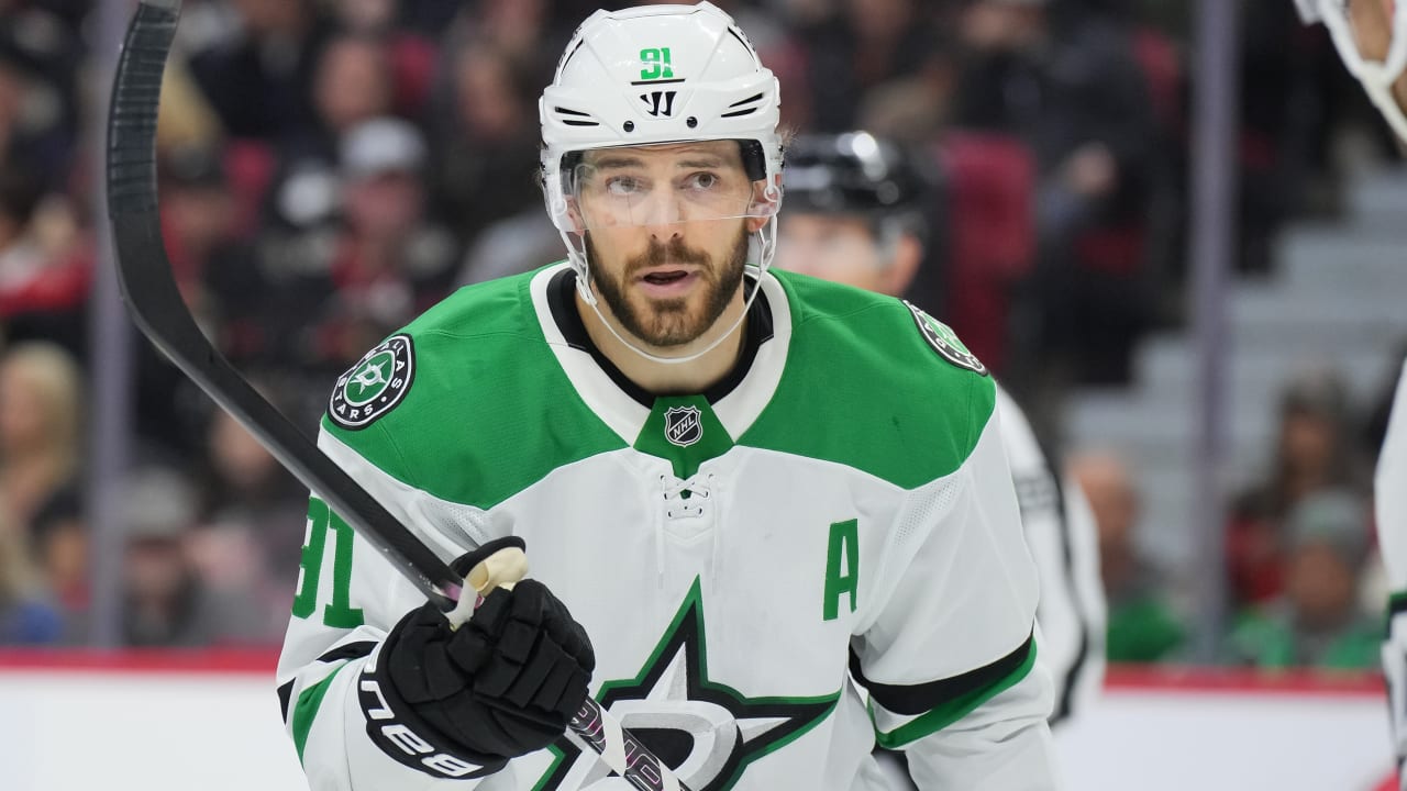 Featured image for Stars' Tyler Seguin undergoes successful ACL surgery, season status pending