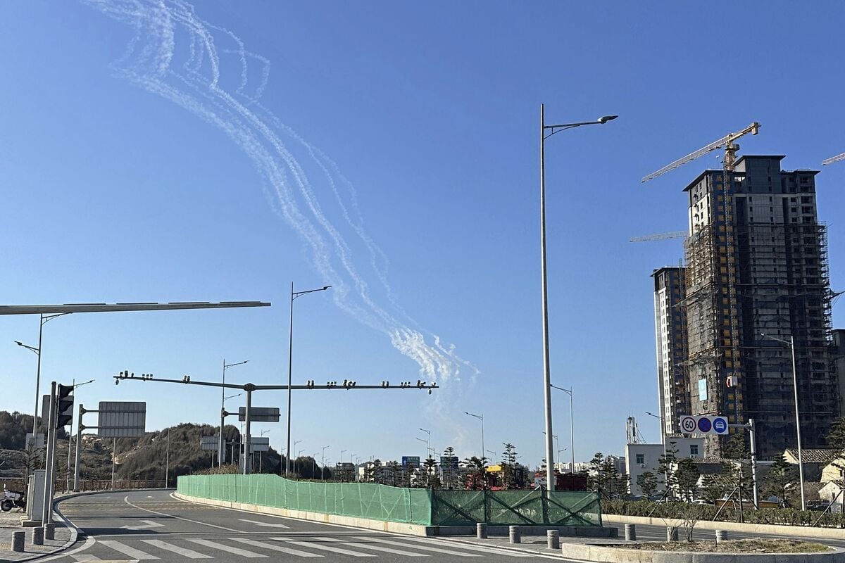 Featured image for China Concludes Military Drills as Taiwan Remains Vigilant