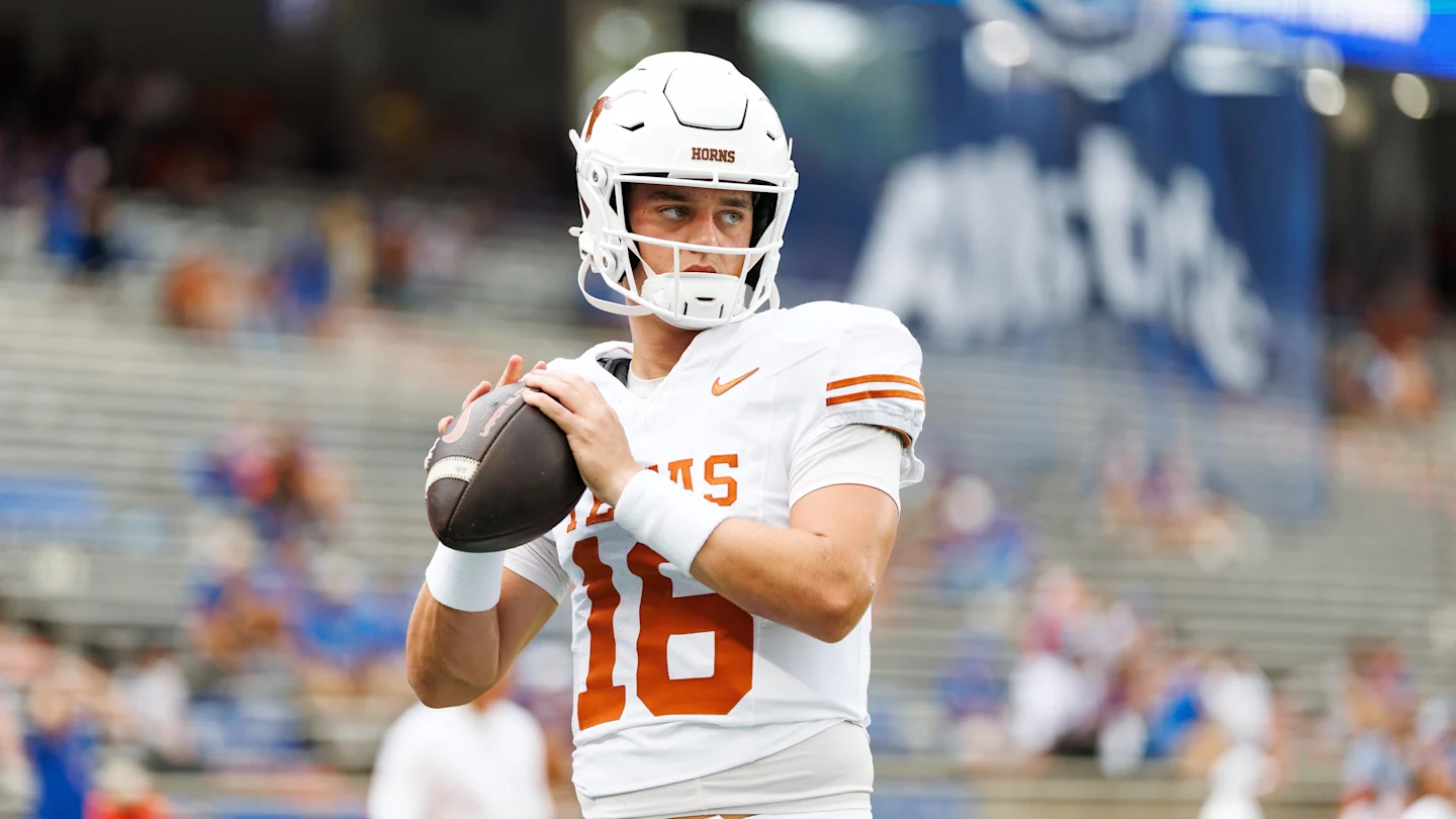 Featured image for Arch Manning Faces Challenges Amid Texas Football Hype