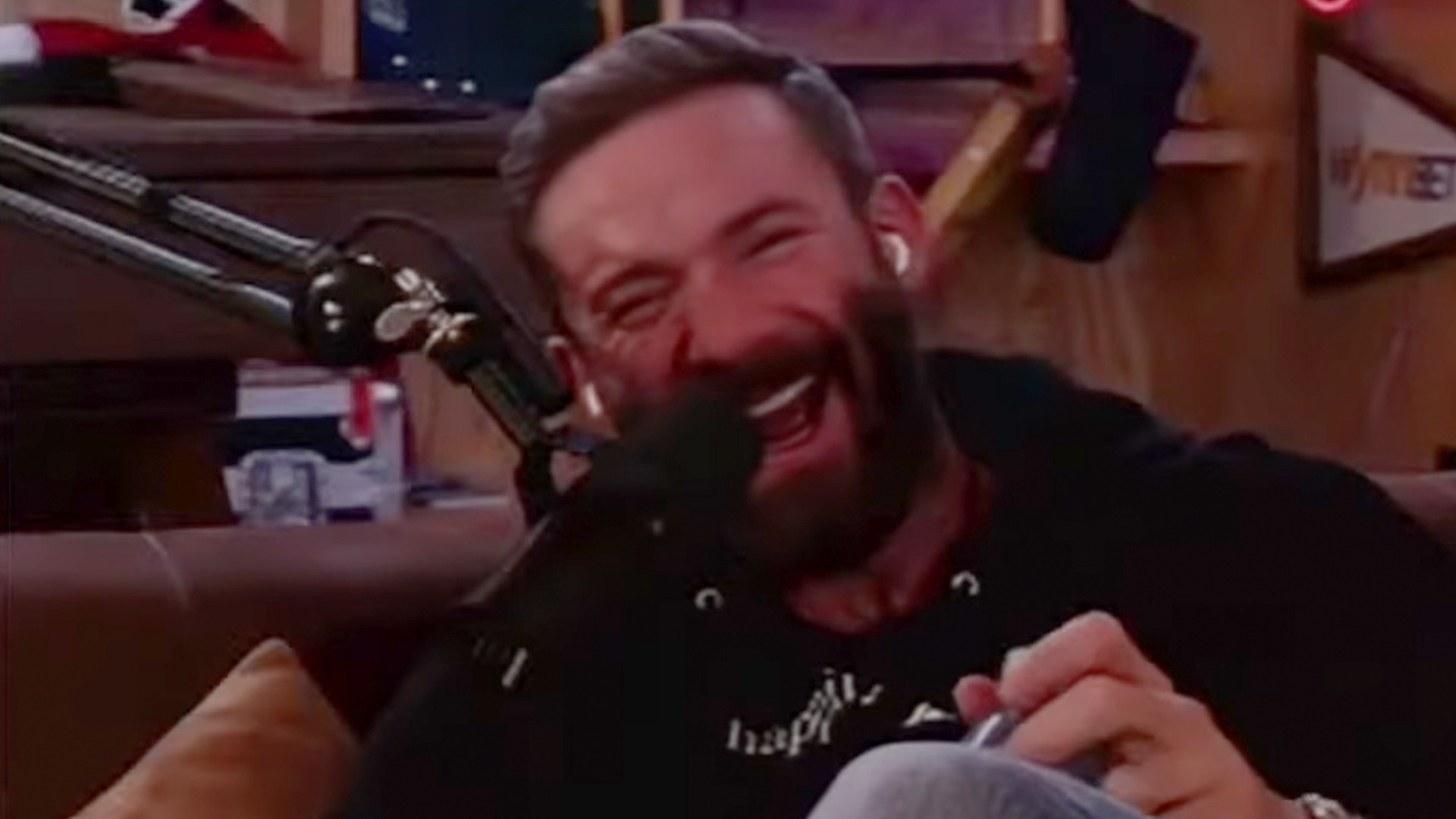 Featured image for "Julian Edelman Exposes Gronkowski's NSFW Venmo Name, Chiefs Seek Redemption in Game Against Patriots"