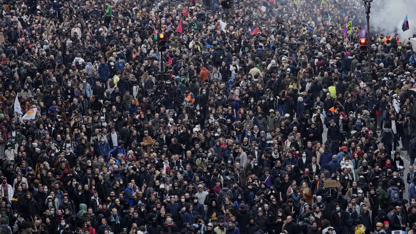 Featured image for French Police Bill Proposes Device Tapping to Track Suspects