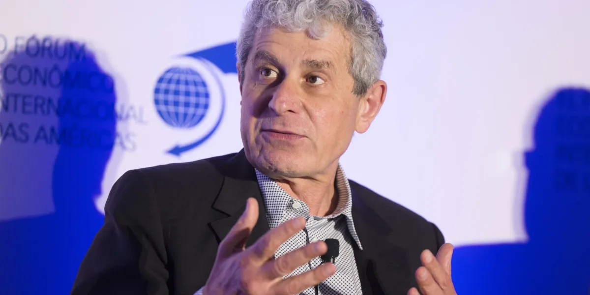 Featured image for Trump's Policies Threaten Renewable Energy and Solar Industry Growth