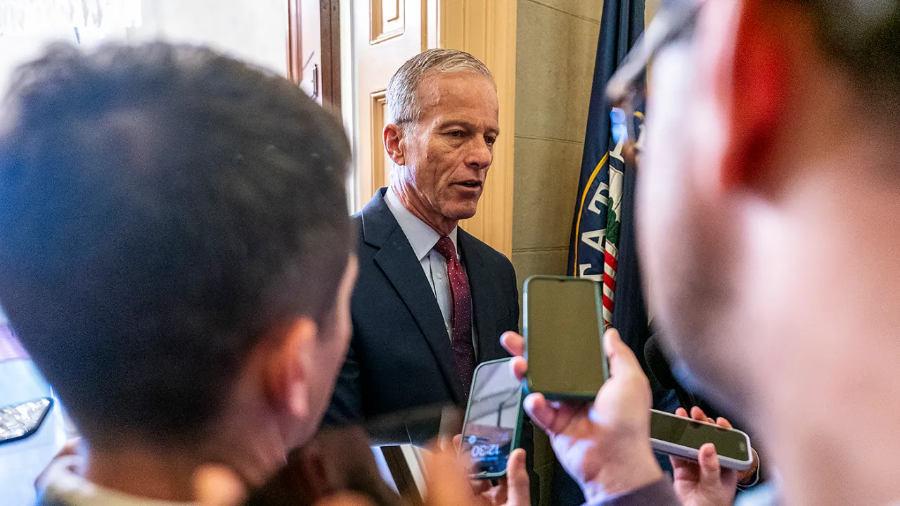 Featured image for Senate Approaches Deal to End Government Shutdown