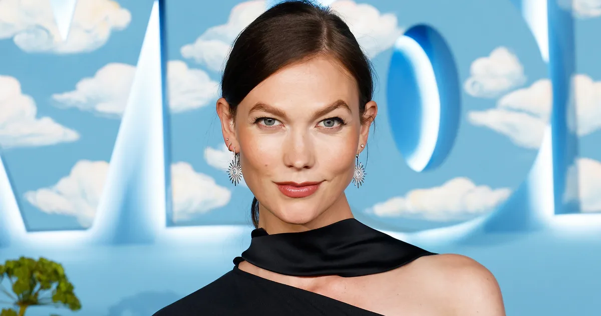 Featured image for The Mystery Behind Karlie Kloss' Absence from Taylor Swift's VIP Tent