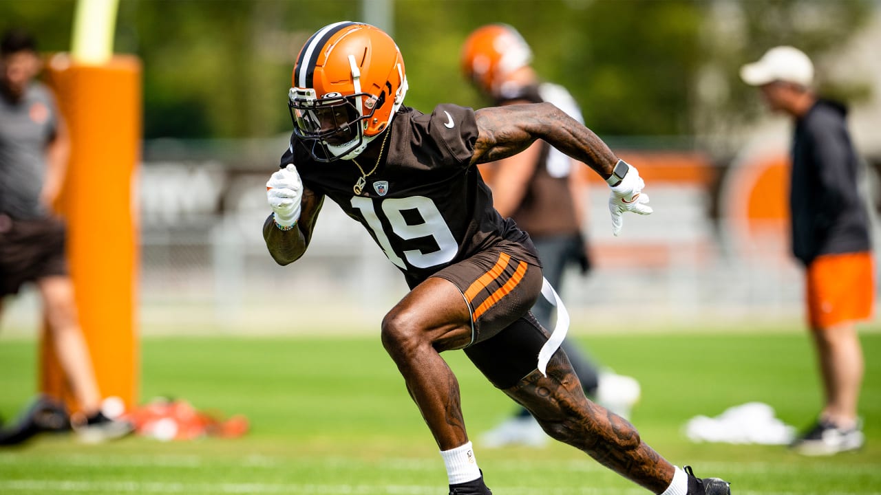 Featured image for Browns WR Marquise Goodwin sidelined with blood clots