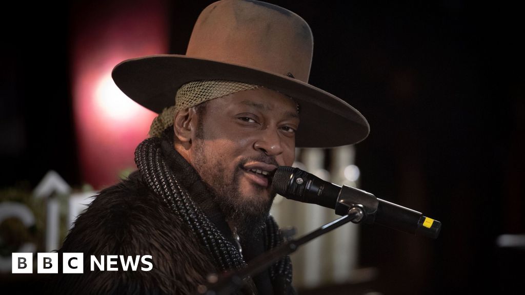 Featured image for Legendary R&B and Neo-Soul Artist D’Angelo Passes Away at 51