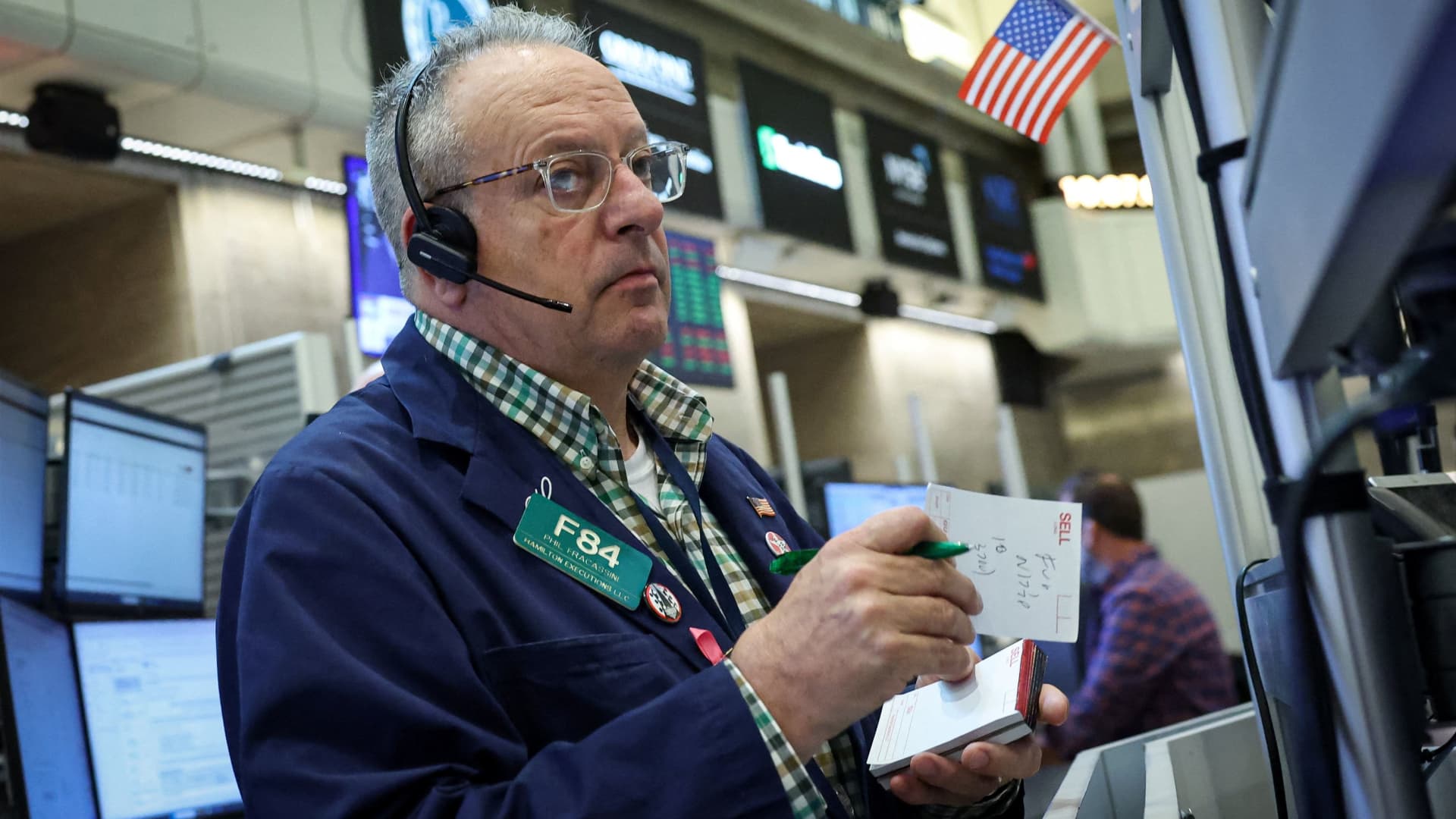 Featured image for Treasury Yields Fall Amid Supreme Court Tariffs Doubts and Market Uncertainty