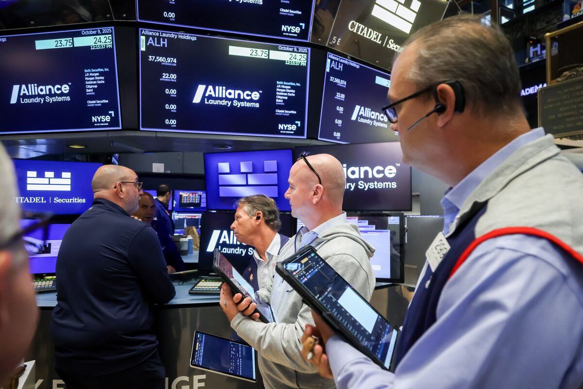 Featured image for Trade Tensions Shake Wall Street Amid Market Uncertainty