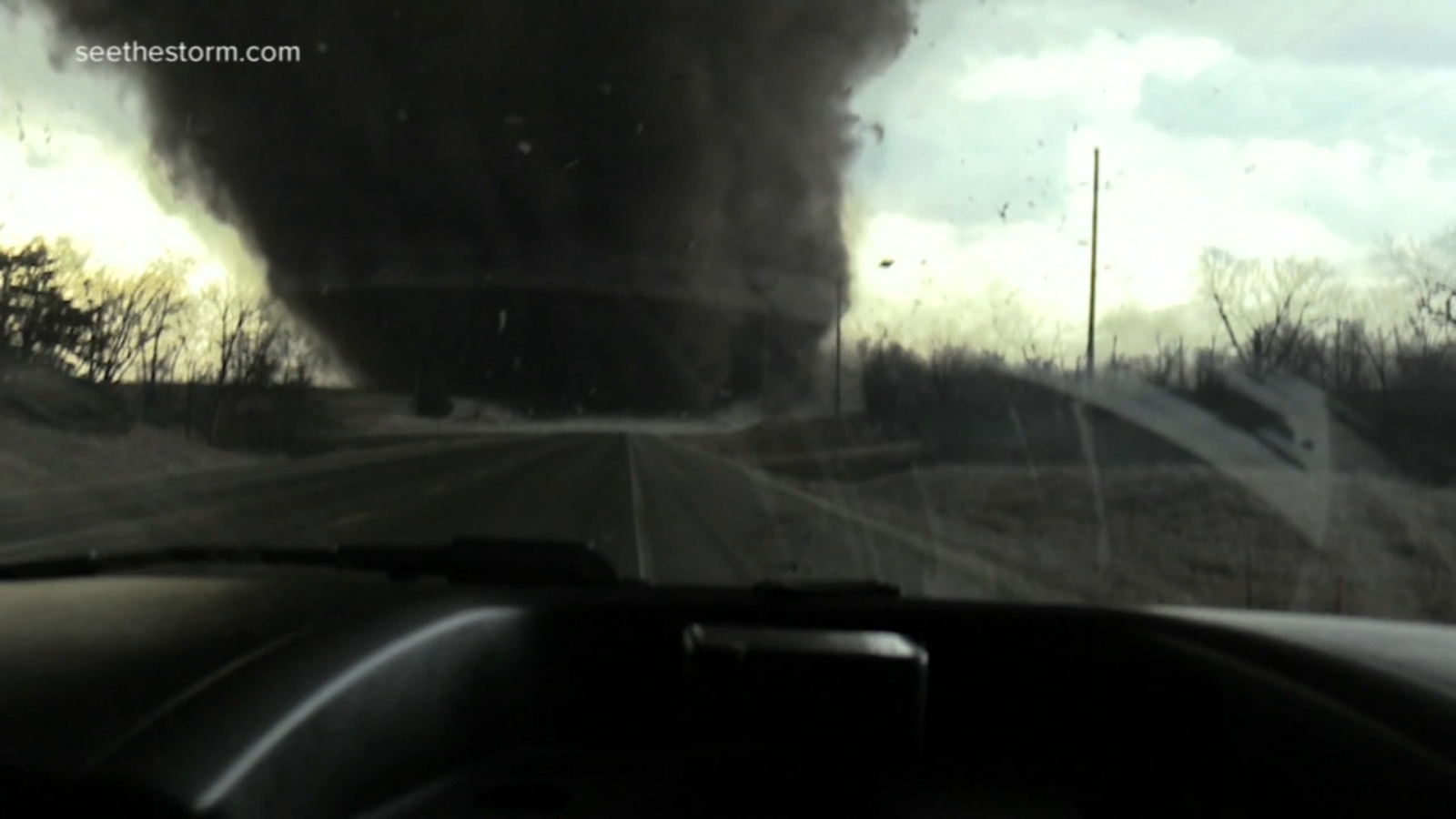 Featured image for Deadly Tornado Outbreak Ravages US