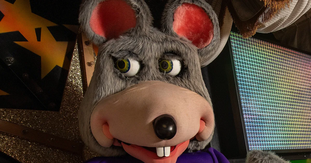 Featured image for Chuck E. Cheese Mascot Arrested for Credit Card Fraud