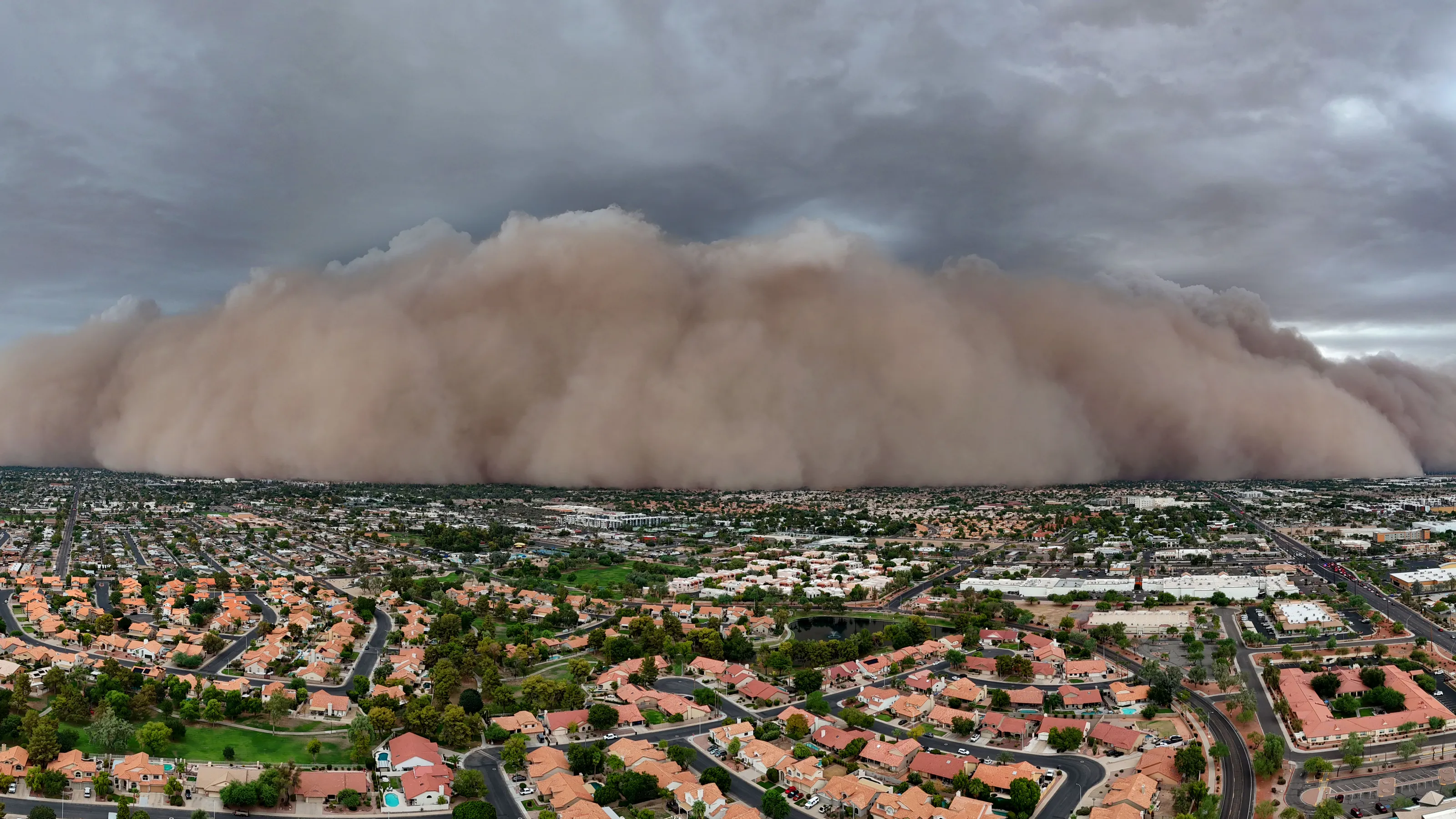 Featured image for Massive Dust Storm and Monsoon Impact Phoenix Area