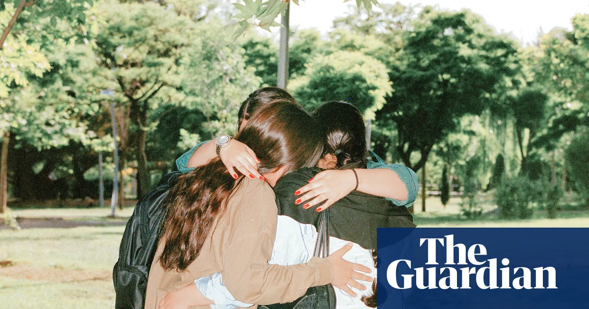 Featured image for Iranian Women Persist in Defying Dress Code Laws