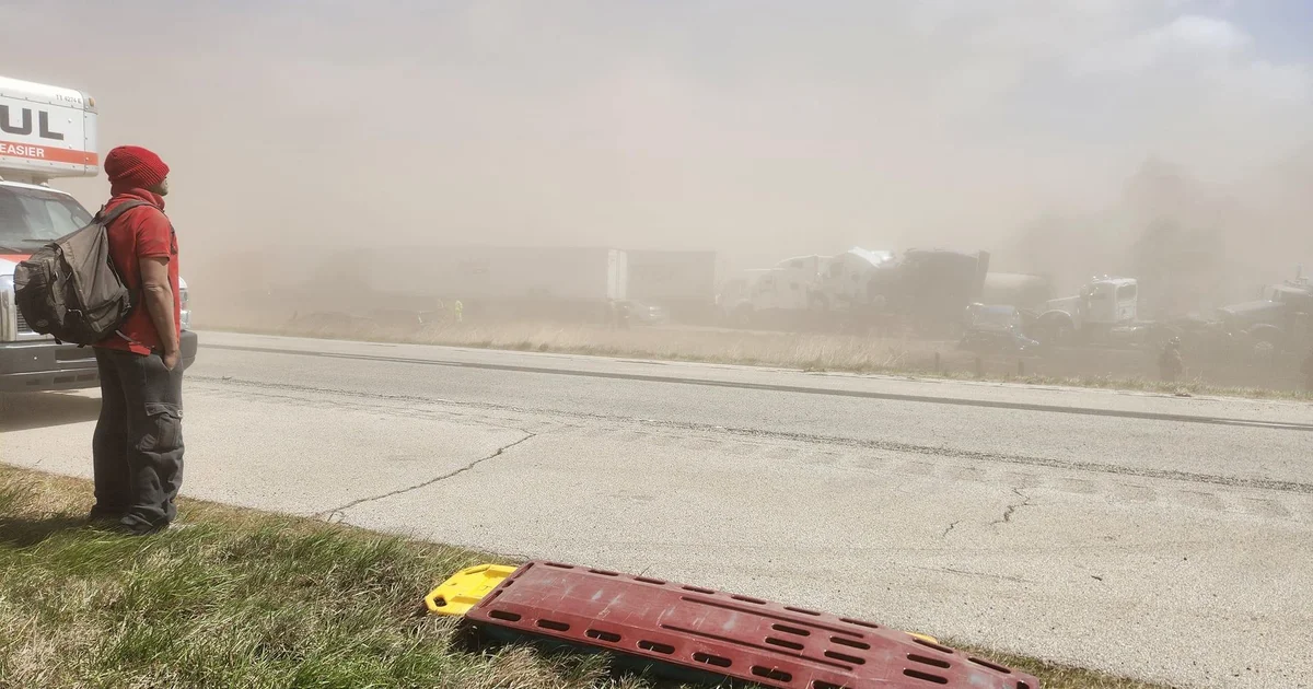Featured image for Deadly Dust Storm Causes Multiple Fatalities in Illinois Highway Pileup