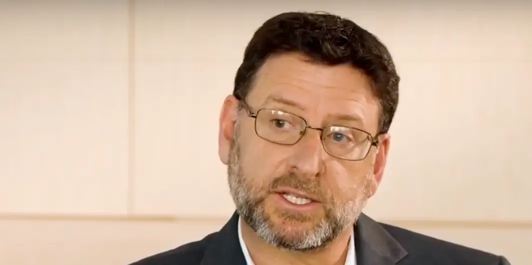 Featured image for Debate Rages Over H-1B Visa Policies and Their Impact on Innovation and American Workers