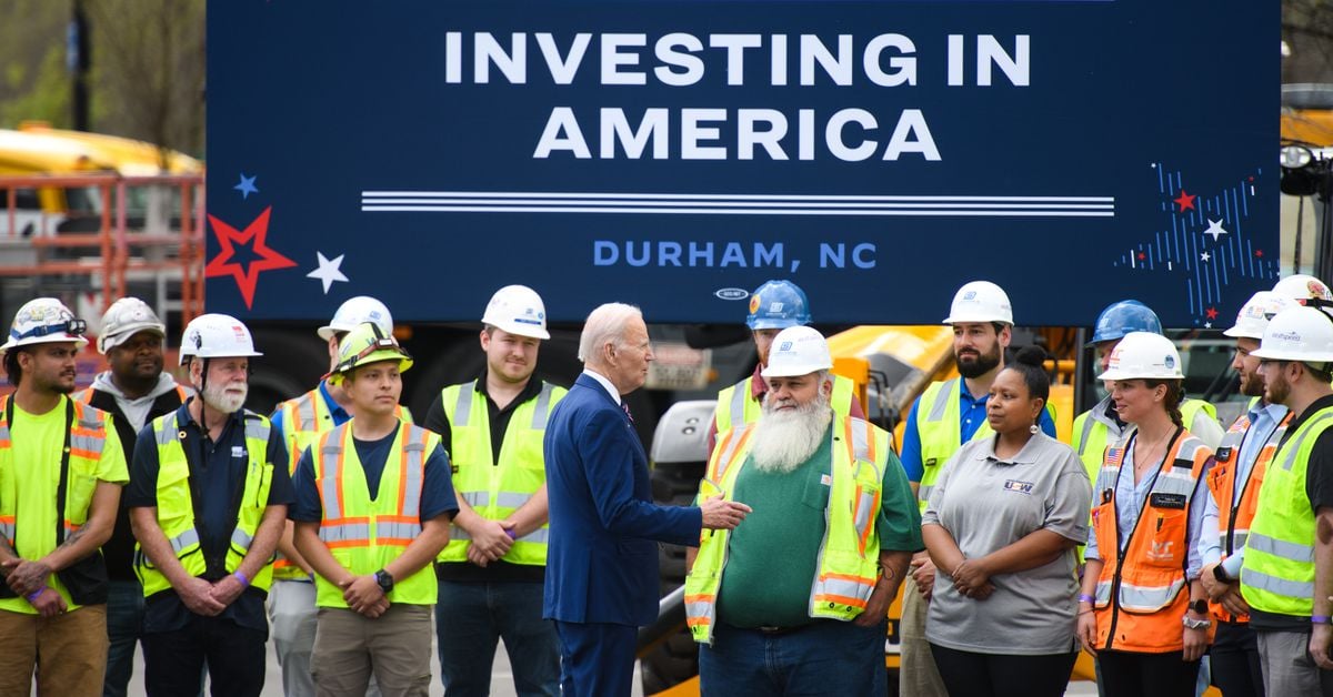 Featured image for Experts question effectiveness of Biden's policies towards China.