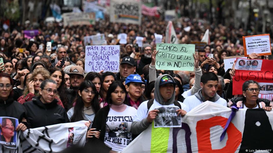 Featured image for Argentina protests over livestreamed murders of women and girls