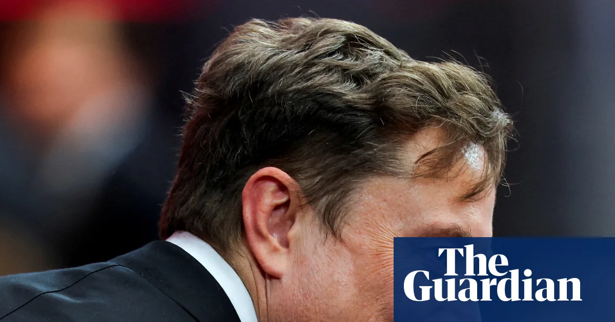 Featured image for Tesla shareholders to decide on Elon Musk's $1 trillion pay package