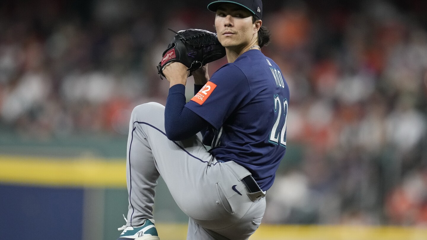 Featured image for Mariners' Bryan Woo Day-to-Day with Minor Pectoral Injury
