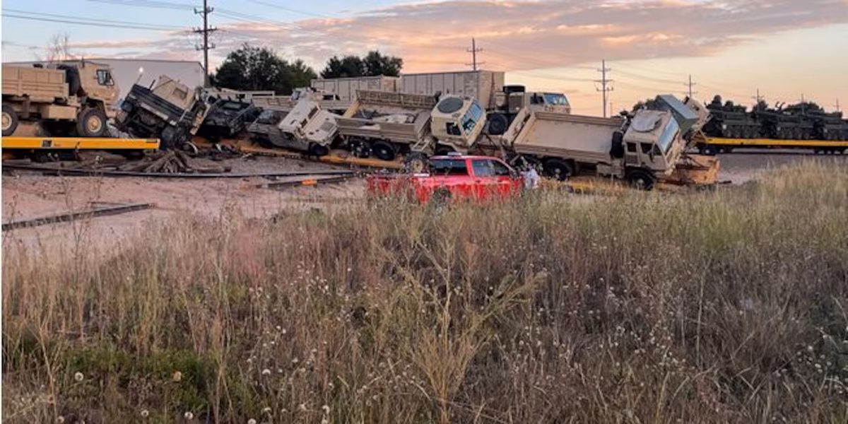 Featured image for Military Train Derails in Colorado Springs