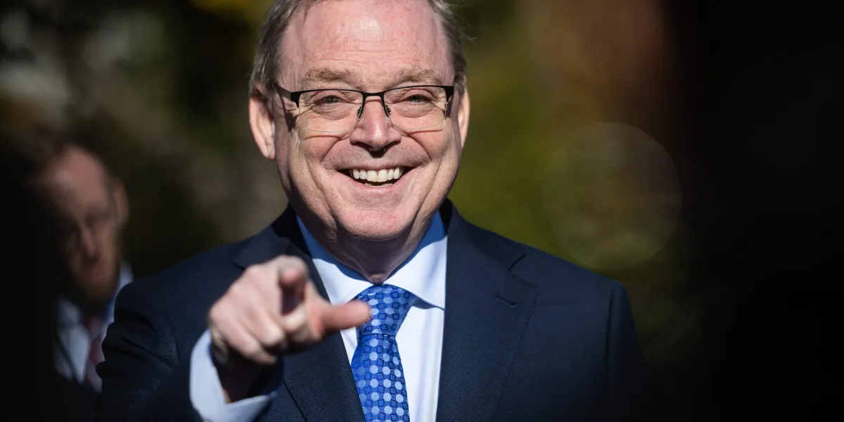Featured image for Kevin Hassett Emerges as Front-Runner for Fed Chair Amid Political Tensions