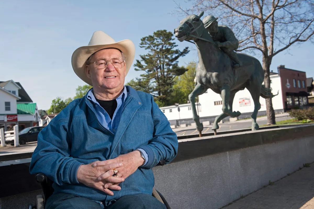 Featured image for Ron Turcotte, Jockey of Secretariat's Triple Crown Victory, Dies at 84