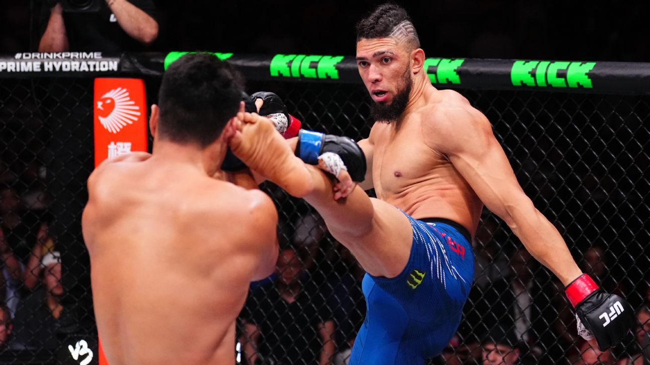 Featured image for Johnny Walker Defeats Zhang Mingyang at UFC Fight Night Shanghai