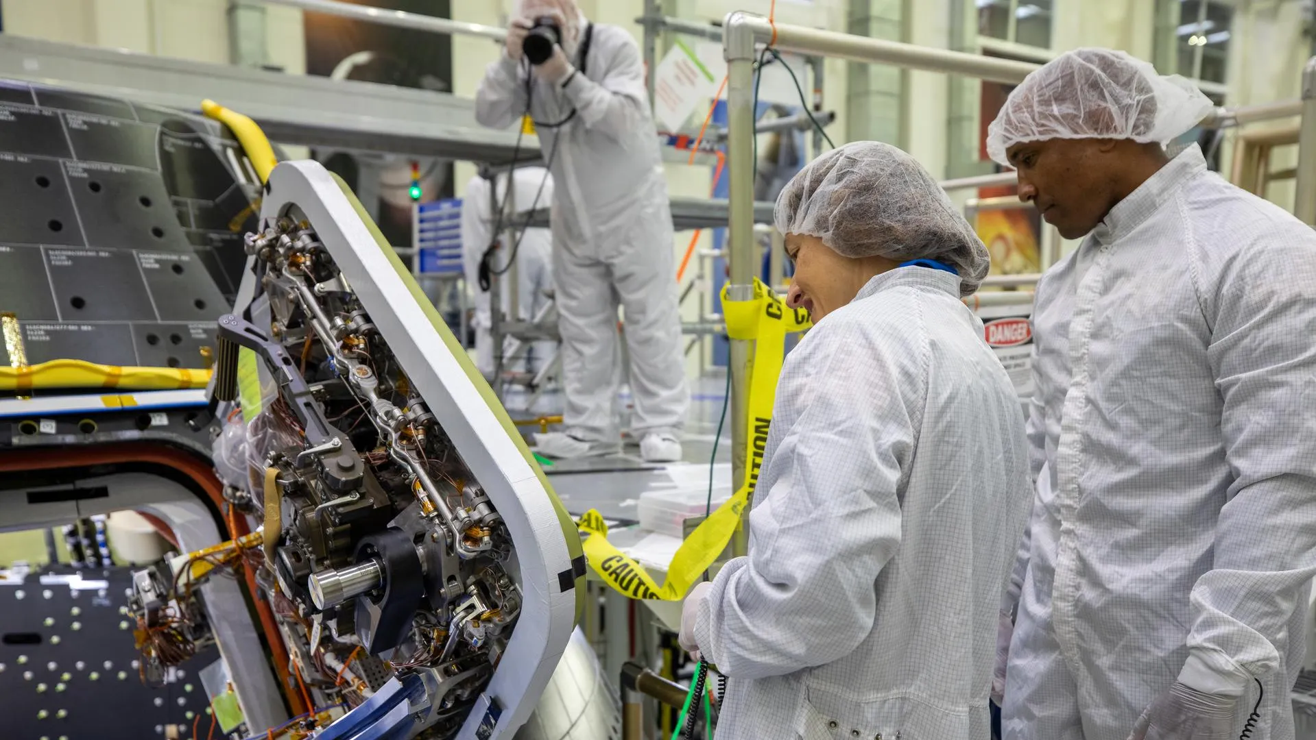 Featured image for NASA prepares Artemis II lunar mission for 2026 launch