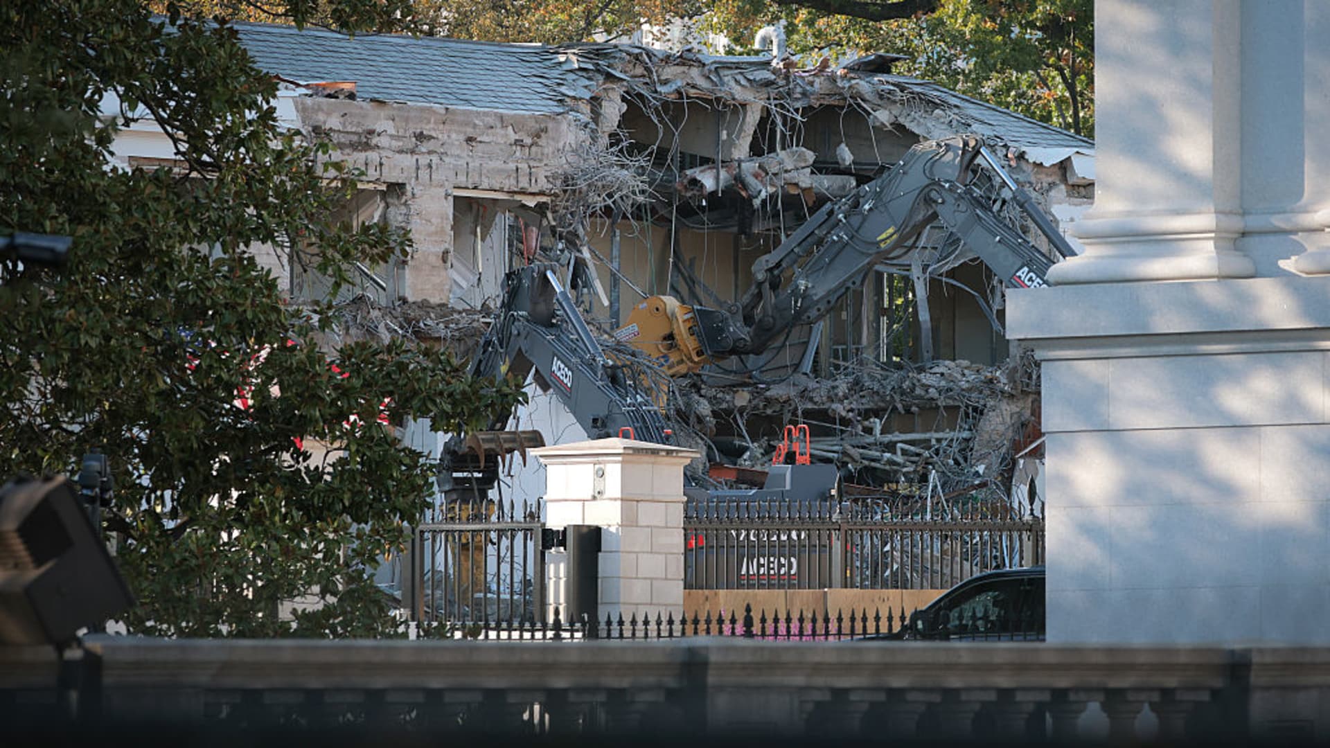 Featured image for White House Demolishes East Wing for Trump’s $250M Ballroom Renovation