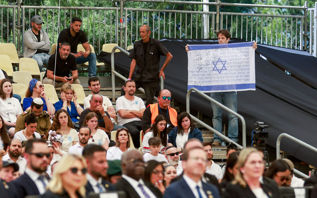 Featured image for Political tensions overshadow Israel's Memorial Day ceremonies.