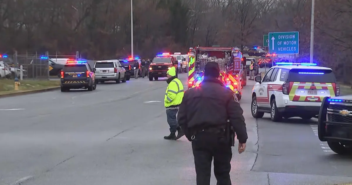 Featured image for Trooper and suspect dead in Wilmington DMV shooting