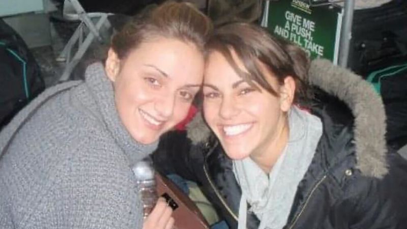 Featured image for Unlikely hotel roommates become lifelong friends.