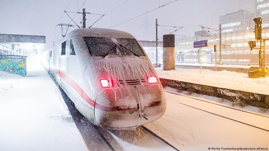 Featured image for Europe Faces Severe Winter Storms Disrupting Transport and Power