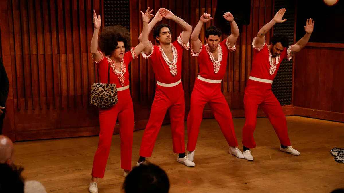 Featured image for Molly Shannon and Jonas Brothers bring the laughs on SNL.