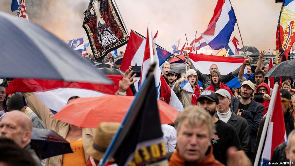 Featured image for Violence Breaks Out at Netherlands Anti-Immigration Protest