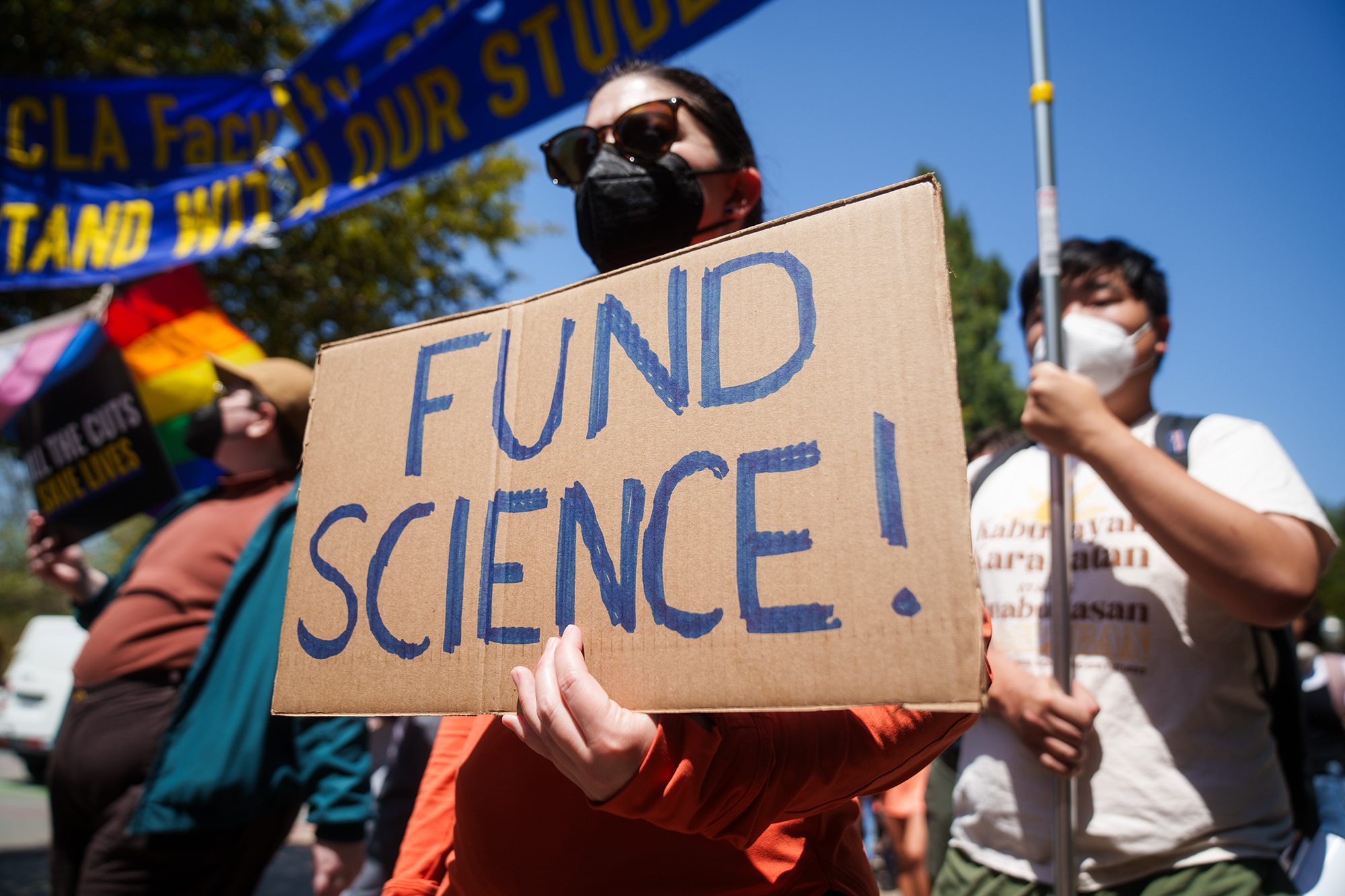 Featured image for Judge Orders Restoration of UCLA Research Grants