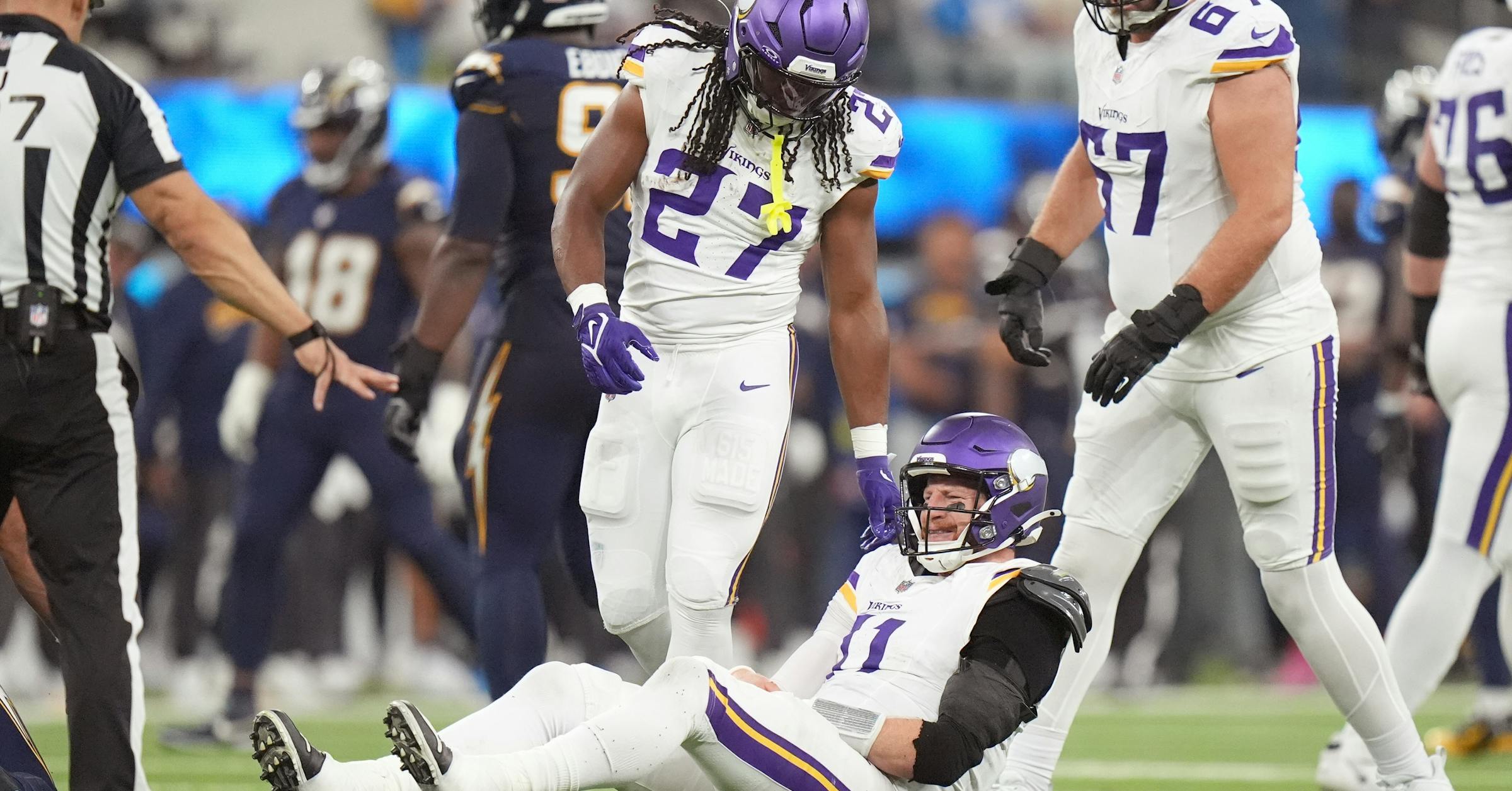Featured image for Vikings' Carson Wentz to Miss Remainder of 2025 Season After Shoulder Surgery