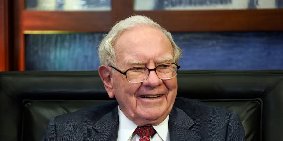 Featured image for Berkshire Hathaway Boosts Cash Reserves Amid Stock Sales and Earnings Growth