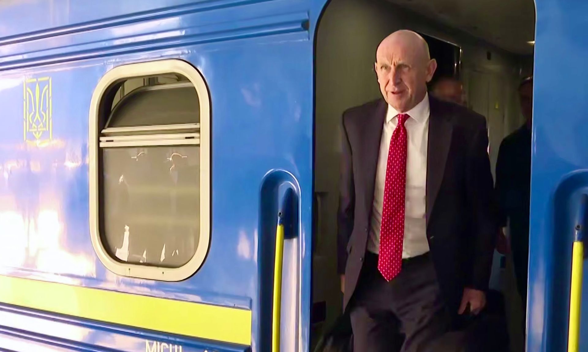 Featured image for UK Defense Secretary Visits Kyiv Amid Ongoing Russian Attacks