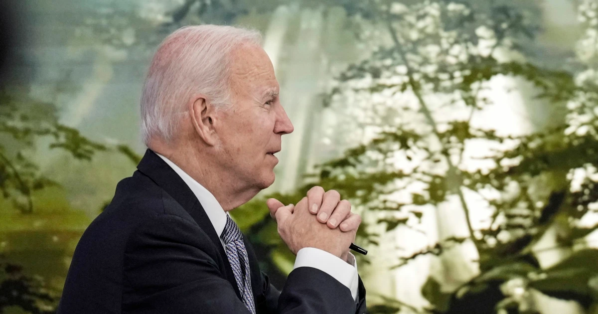 Featured image for Biden prioritizes environmental justice with executive orders and new office.