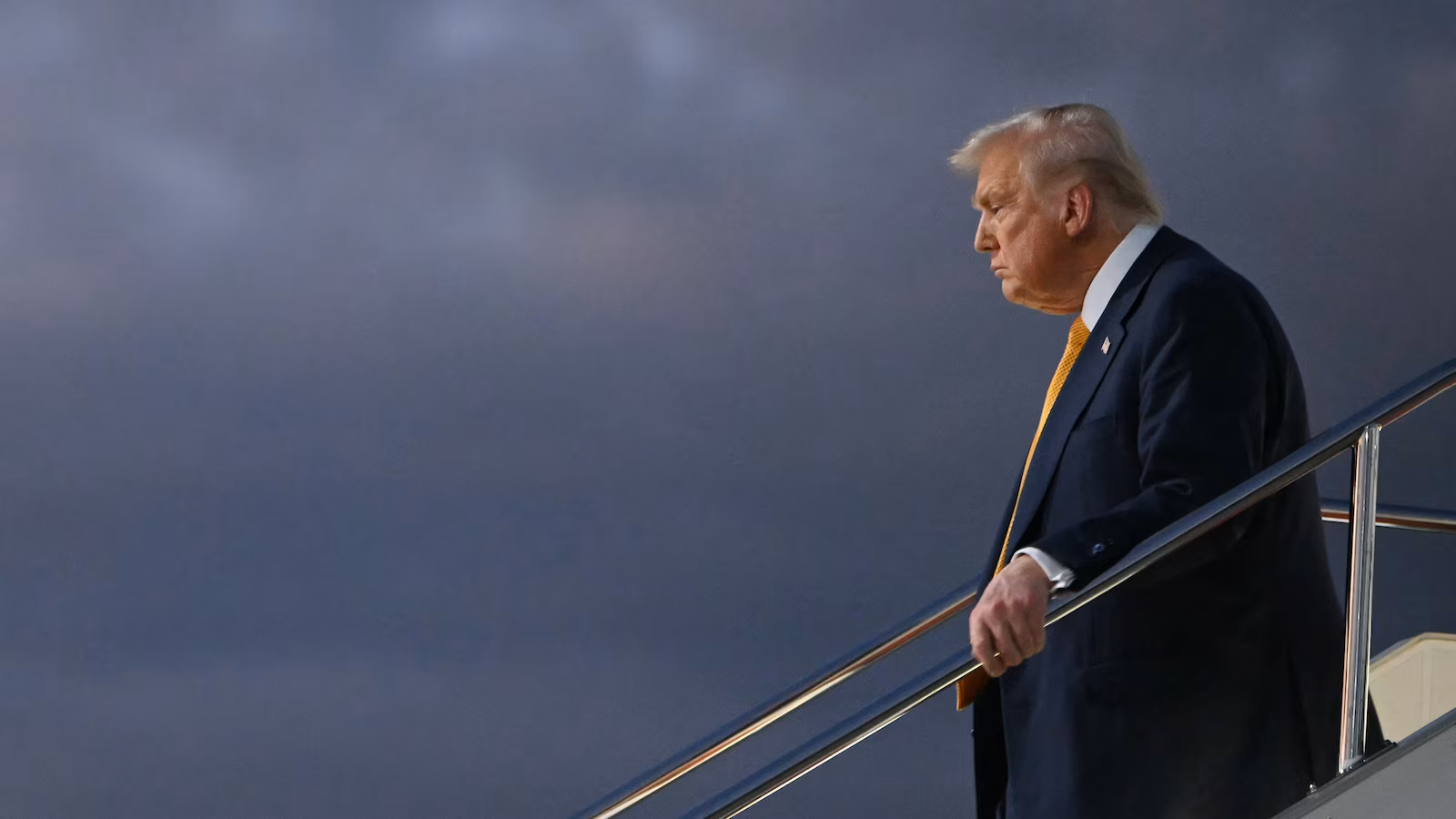 Featured image for Trump praises 'perfect' MRI during Walter Reed visit amid third-term speculation