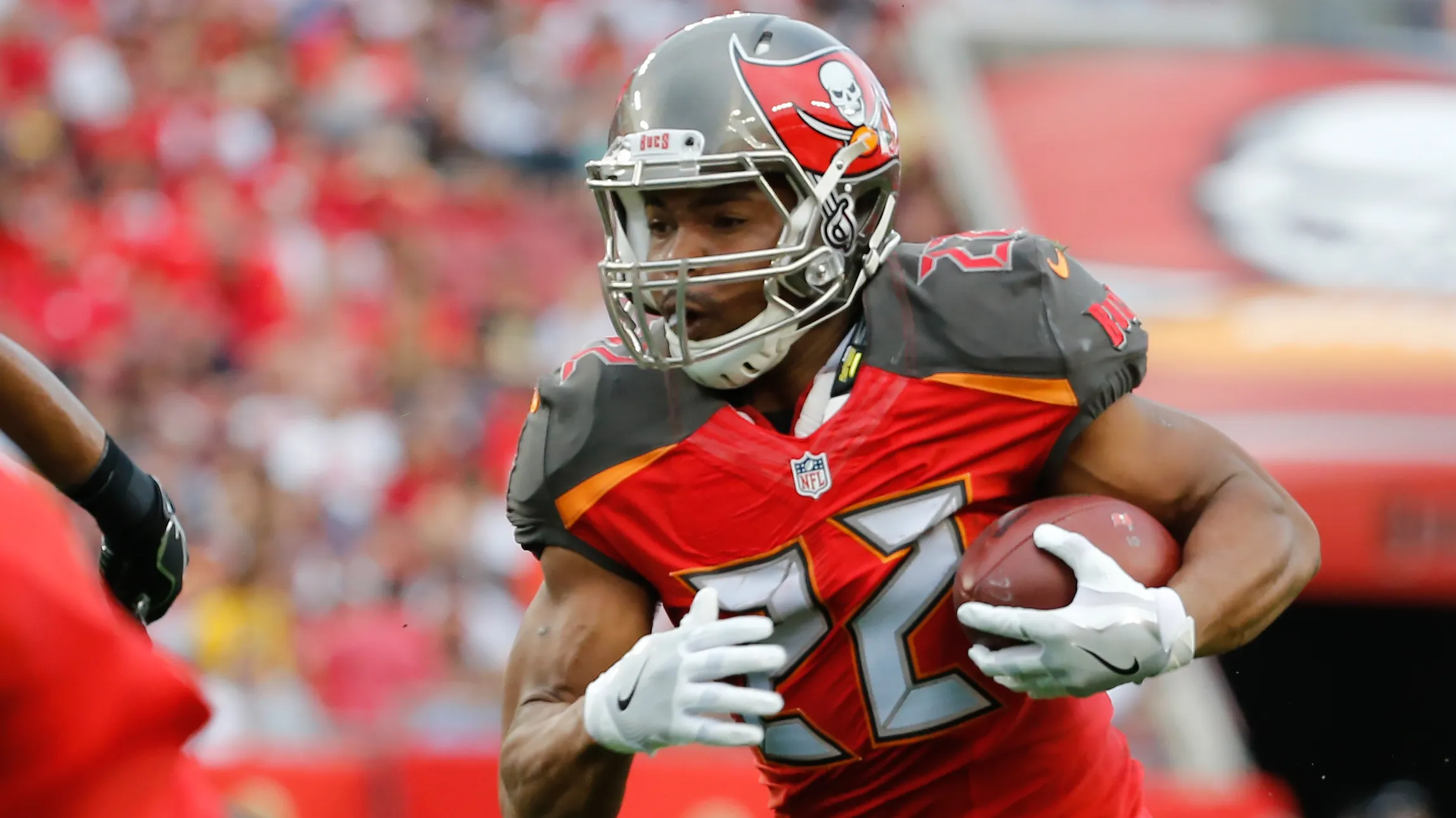 Featured image for Former NFL Star Doug Martin Dies at 36 in Oakland Custody